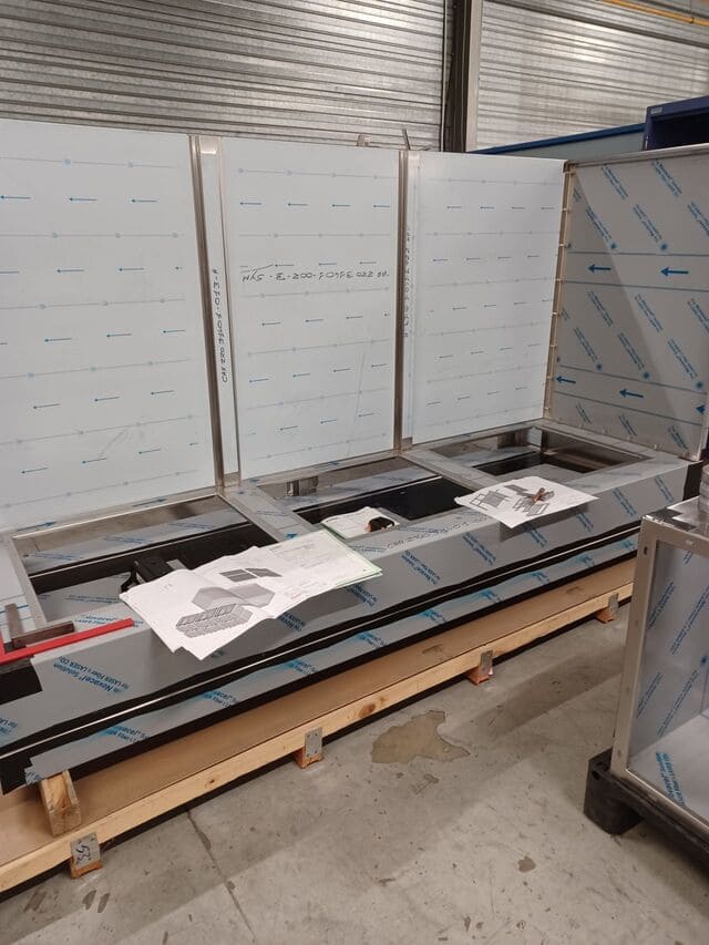 Various stages of quality control are carried out at EREA PHARMA workshop.