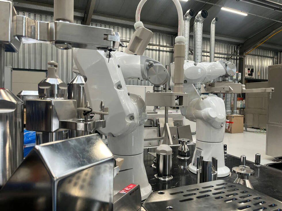 erea-ligne_remplissage_asceptique-1000-980×735 Pharmaceutical Filling Equipment and Custom-made Solutions
