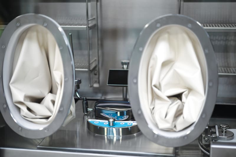 isolateur-sterile-sur-mesure-1 Glove Box for Sterility Testing